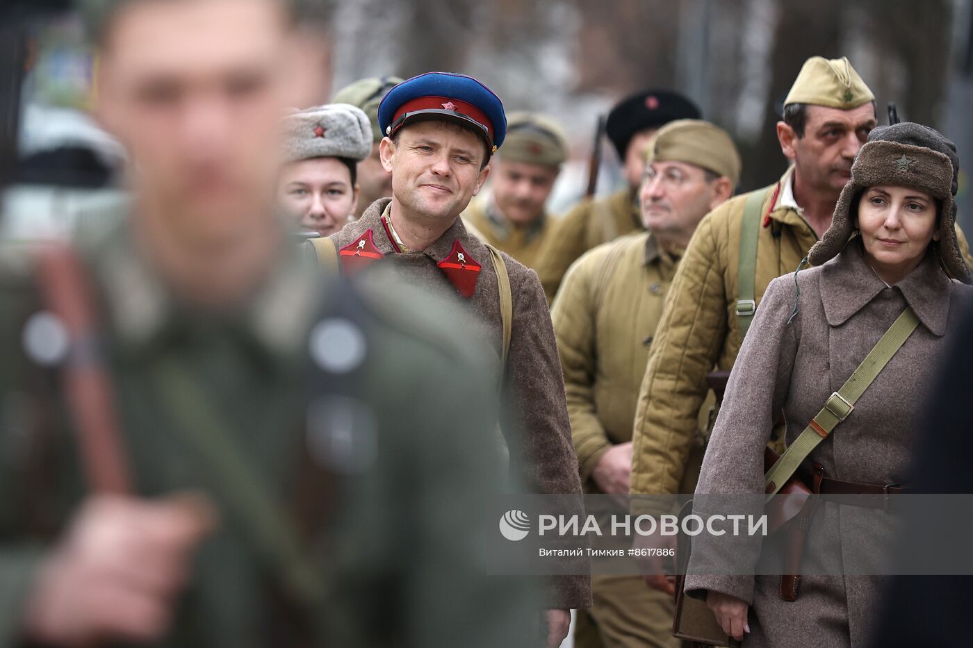 Реконструкция боя в День освобождения Краснодара от немецко-фашистских захватчиков 