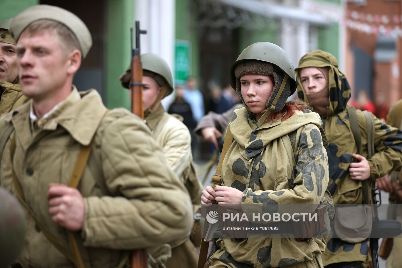 Реконструкция боя в День освобождения Краснодара от немецко-фашистских захватчиков 