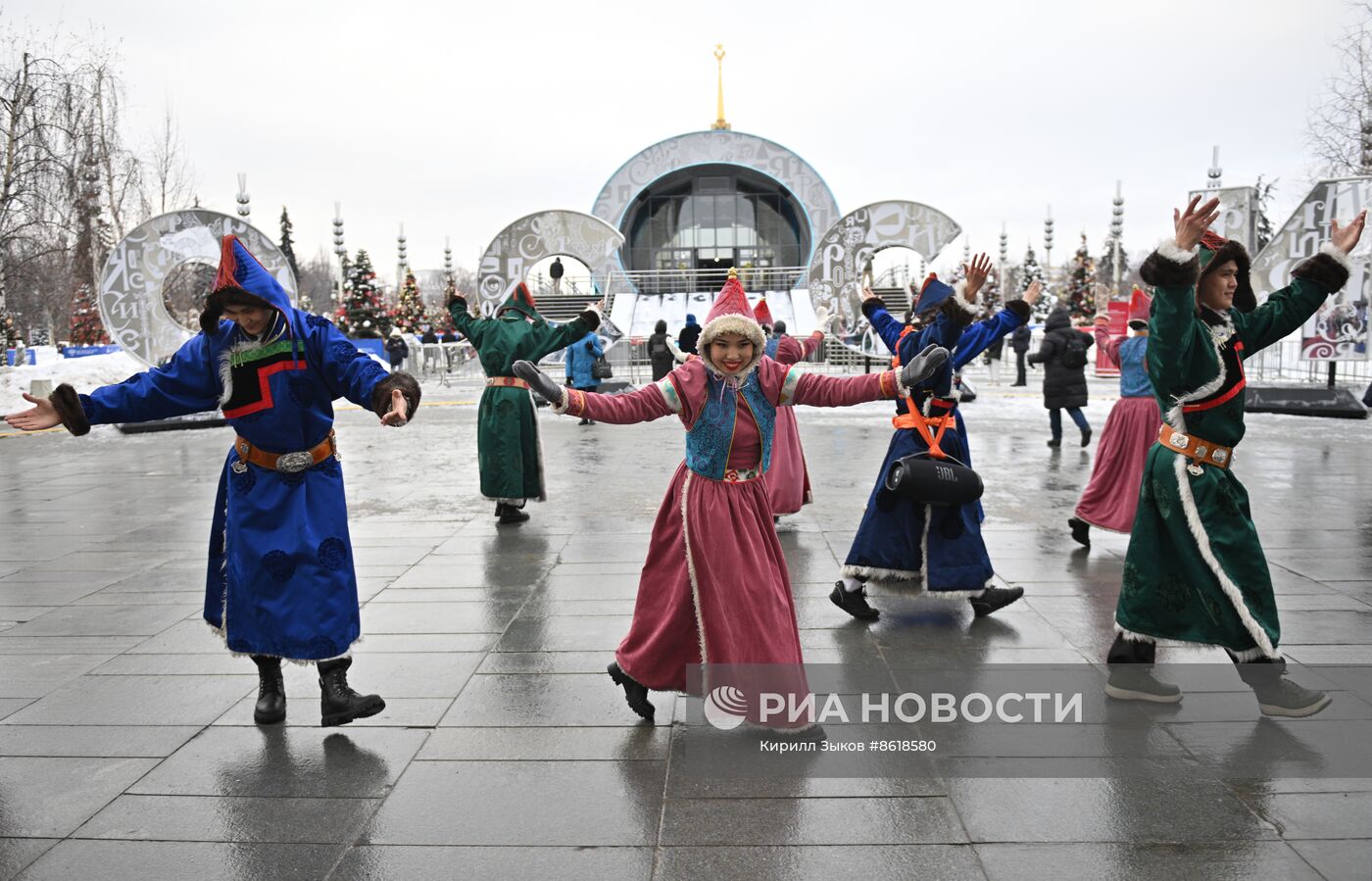 Выставка "Россия". Шествие, посвященное встрече Нового года по восточному календарю