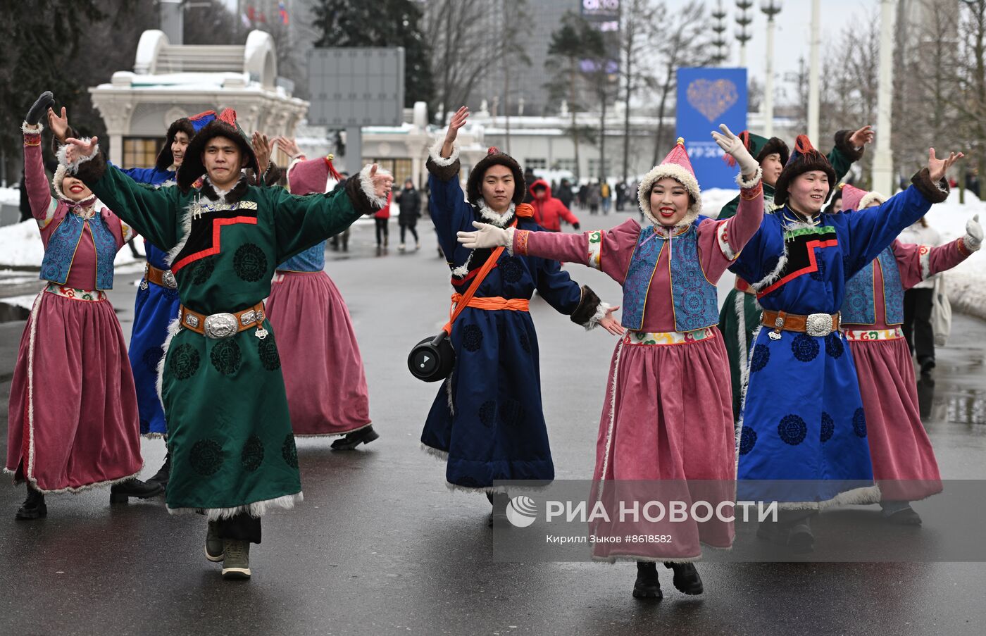 Выставка "Россия". Шествие, посвященное встрече Нового года по восточному календарю