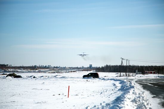 Аэропорт космодрома Восточный принял первый грузовой самолет Роскосмоса