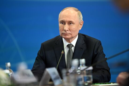 Президент РФ В. Путин принял участие в  Форуме будущих технологий