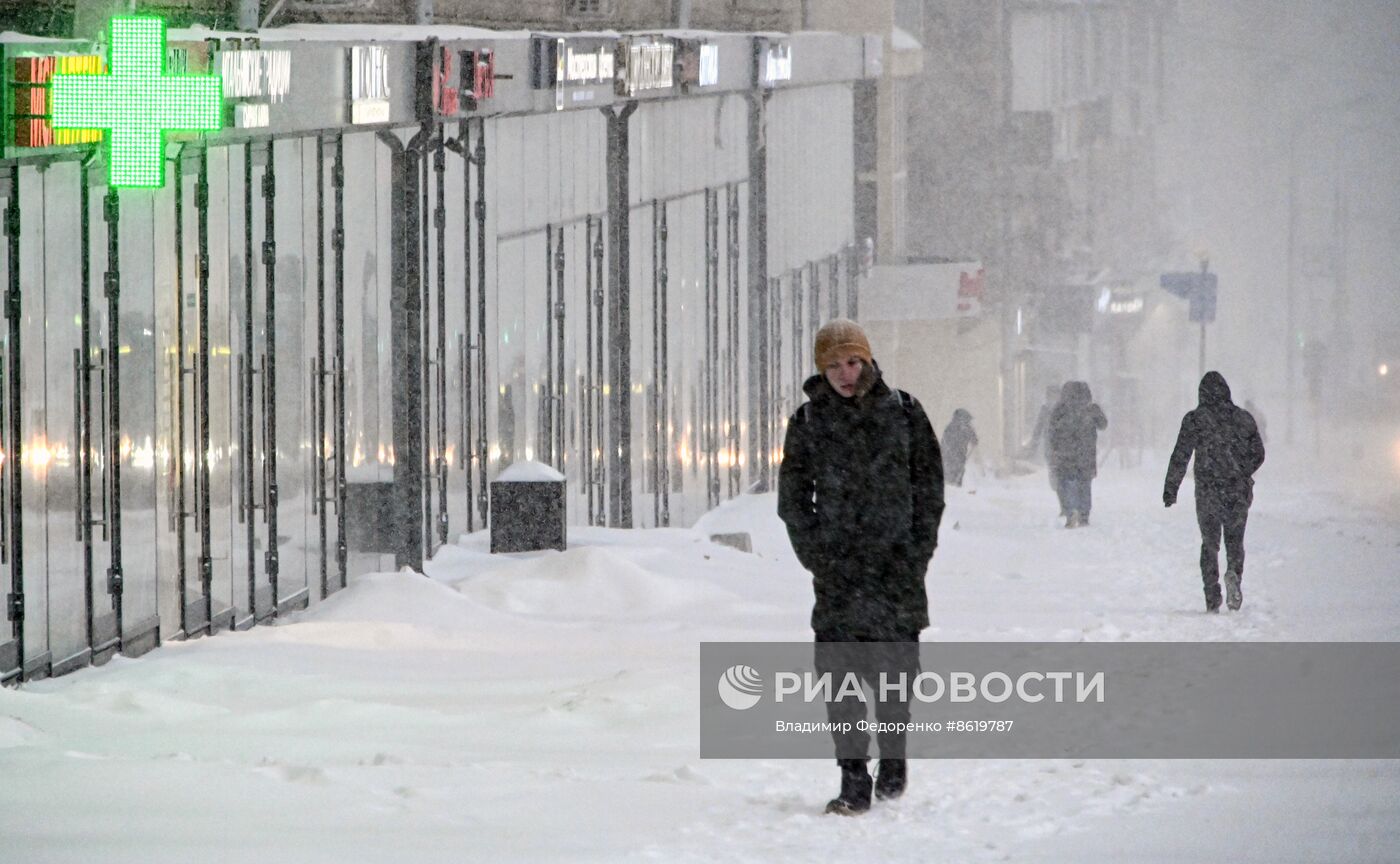 Снег в Москве