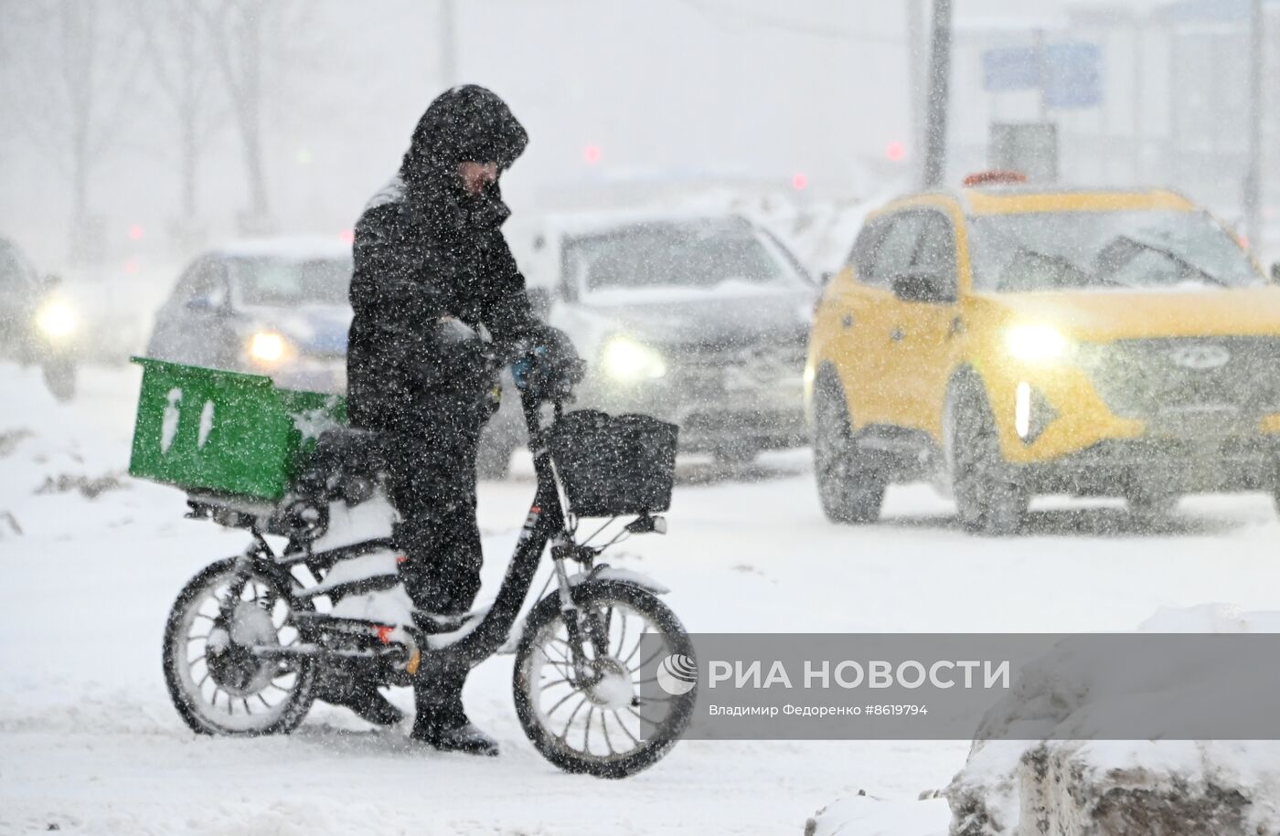 Снег в Москве