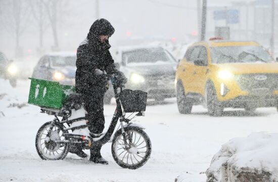 Снег в Москве