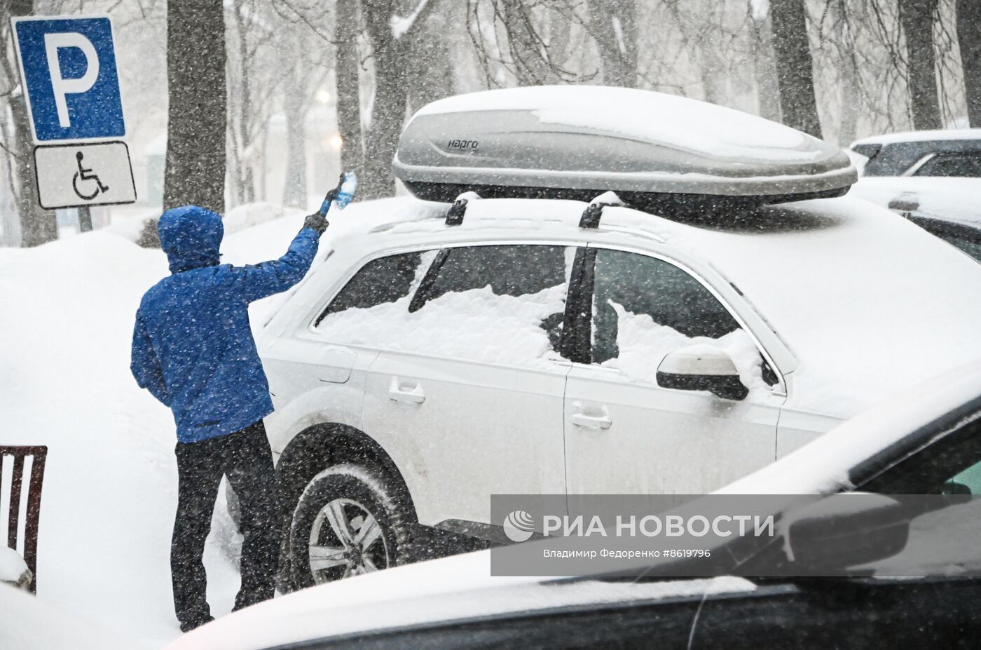 Снег в Москве