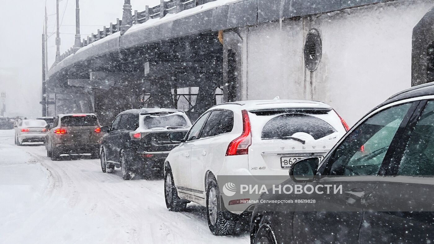 Снег в Москве