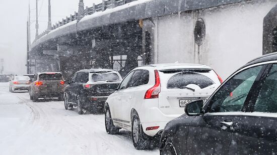 Снег в Москве