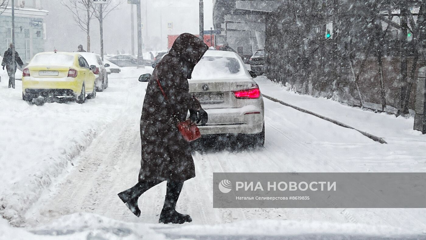 Снег в Москве