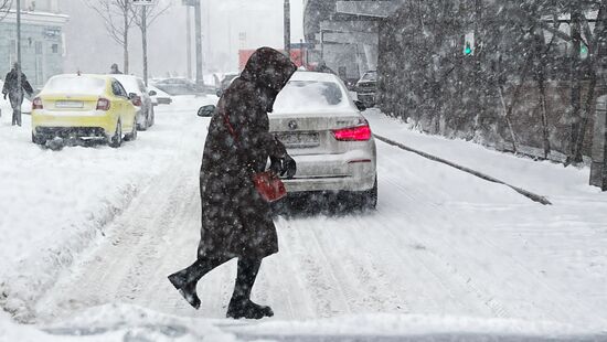 Снег в Москве