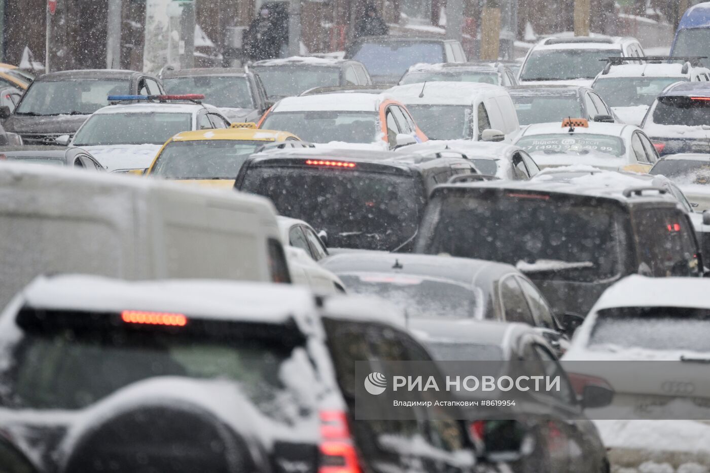 Снег в Москве