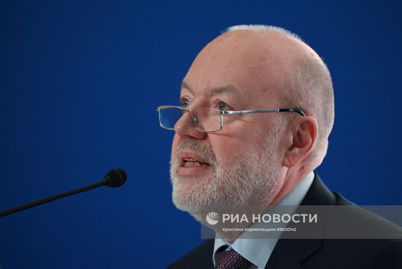 Выставка "Россия". Презентация книги Павла Крашенинникова "Всадники апокалипсиса. История государства и права Советской России 1917-1922"