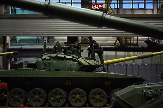 Производство танков на "Уралвагонзаводе"