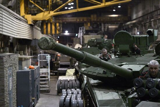 Производство танков на "Уралвагонзаводе"