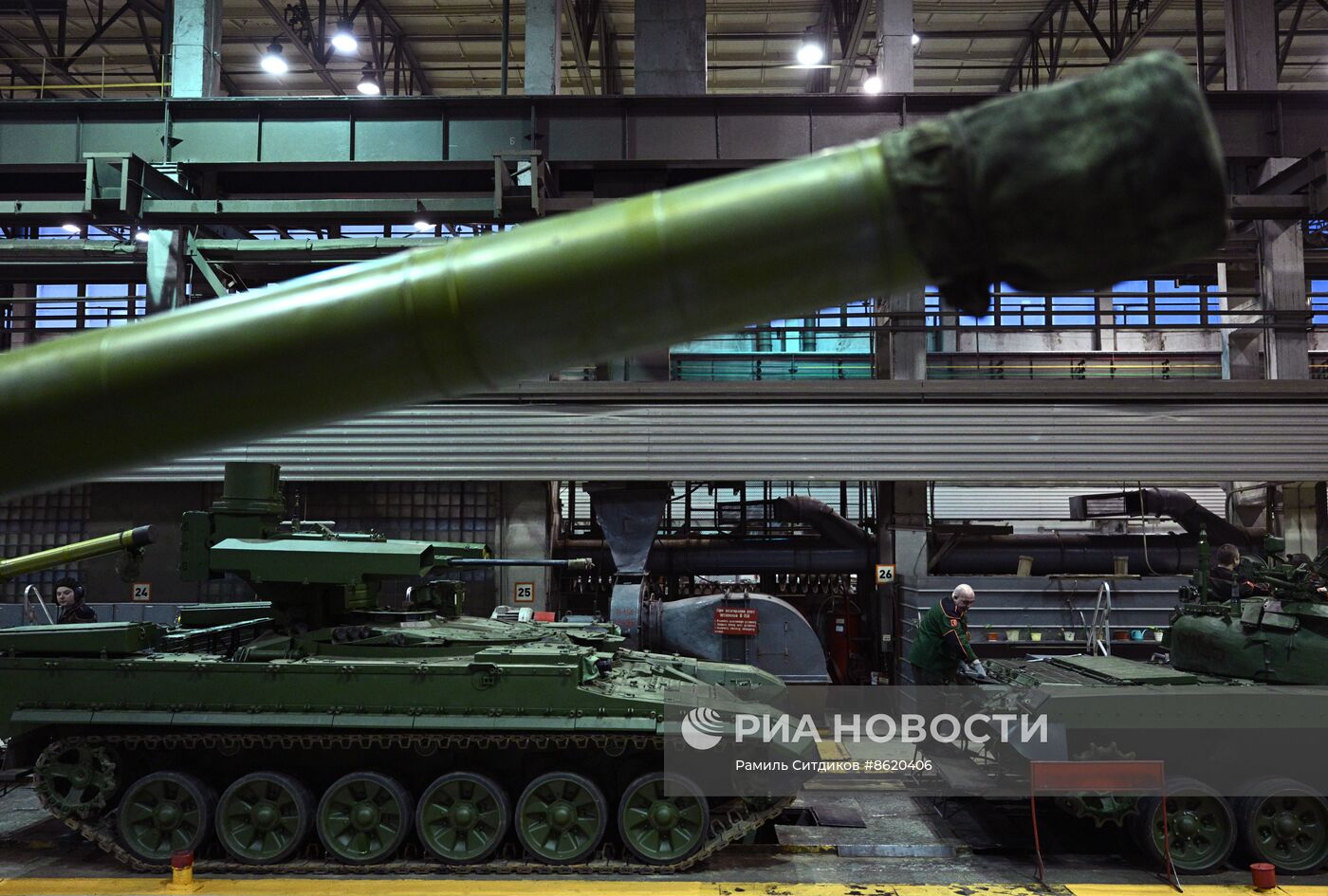 Производство танков на "Уралвагонзаводе"