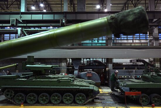 Производство танков на "Уралвагонзаводе"