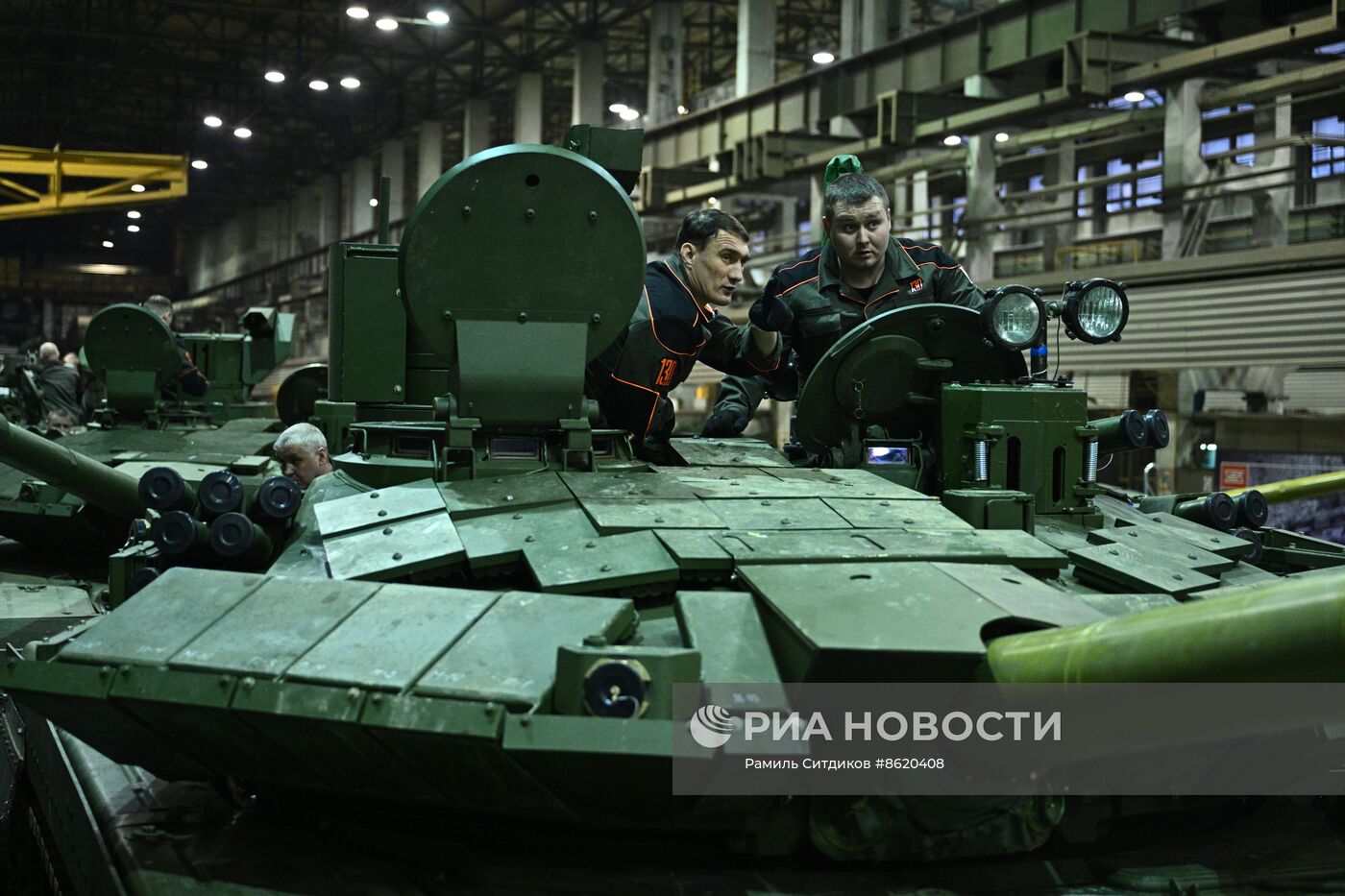 Производство танков на "Уралвагонзаводе"