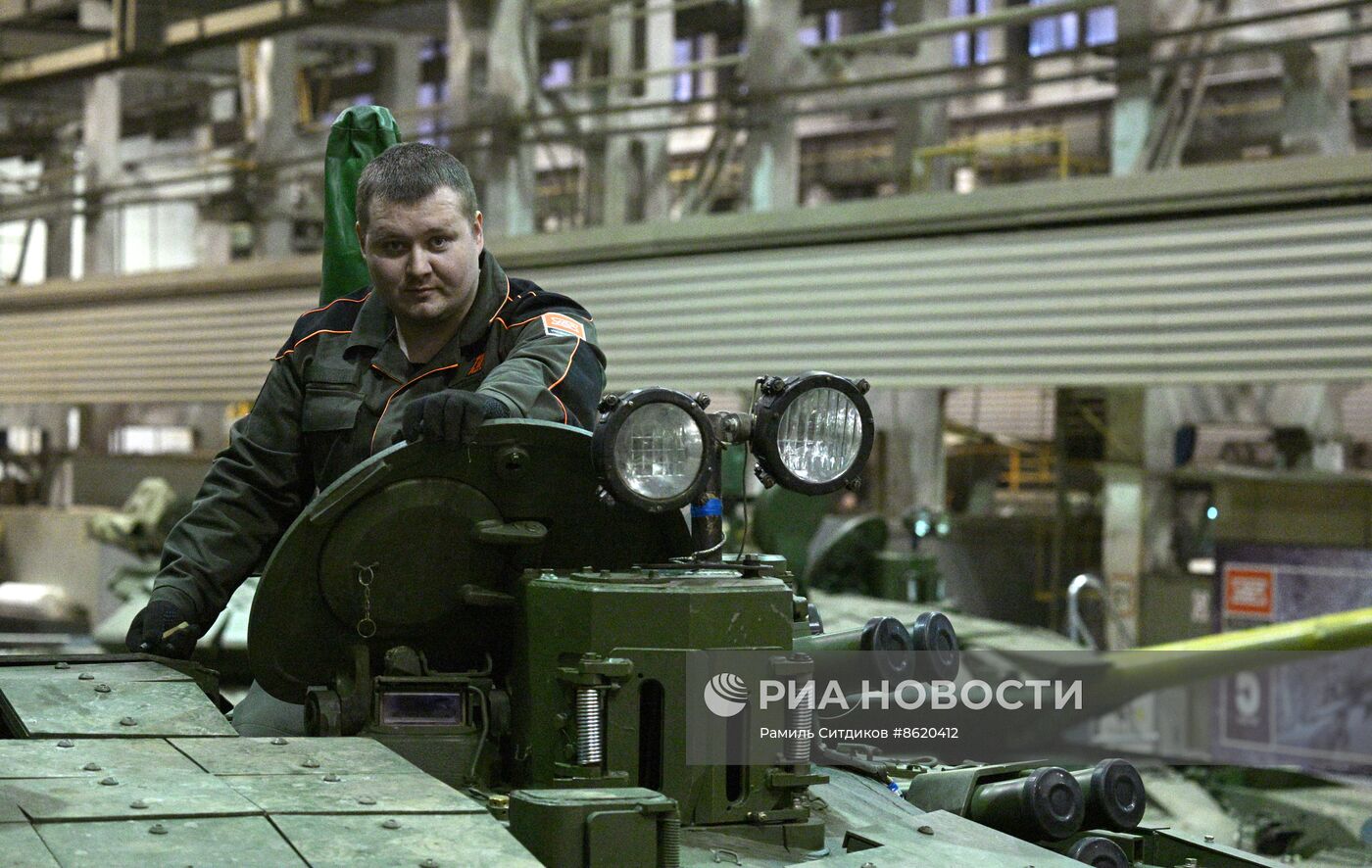 Производство танков на "Уралвагонзаводе"