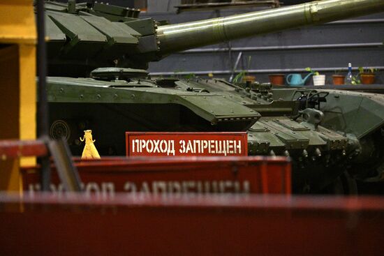 Производство танков на "Уралвагонзаводе"