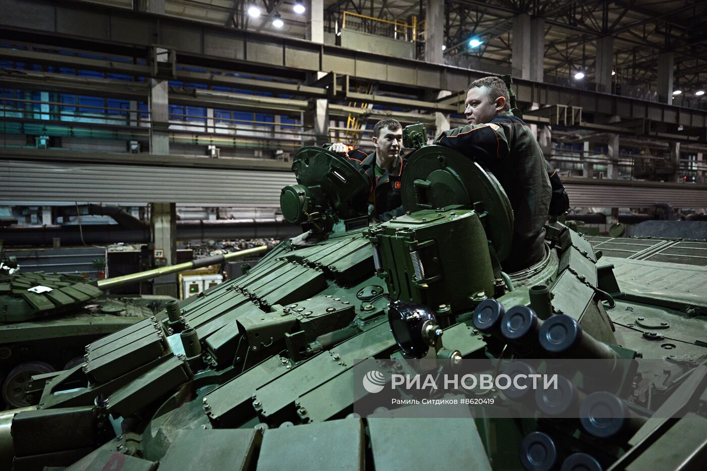 Производство танков на "Уралвагонзаводе"
