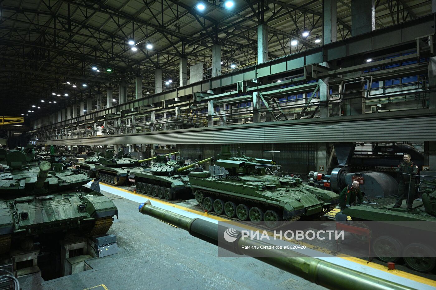 Производство танков на "Уралвагонзаводе"