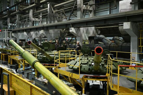 Производство танков на "Уралвагонзаводе"