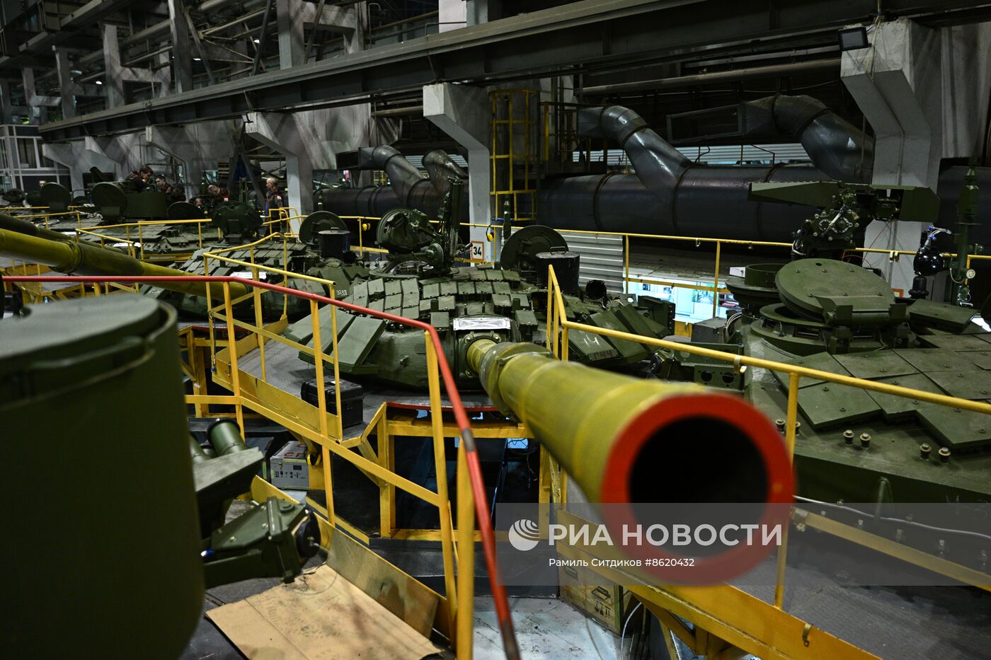 Производство танков на "Уралвагонзаводе"