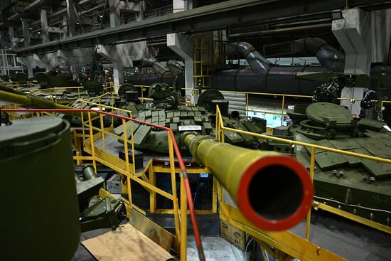 Производство танков на "Уралвагонзаводе"