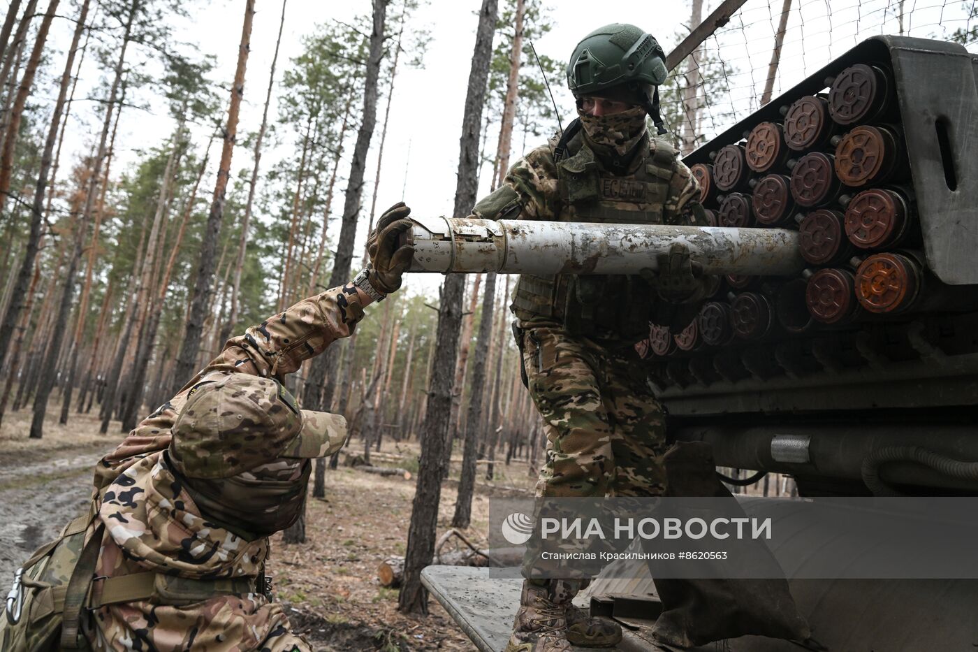 Работа расчетов РСЗО "Град" ЦВО на Краснолиманском направлении