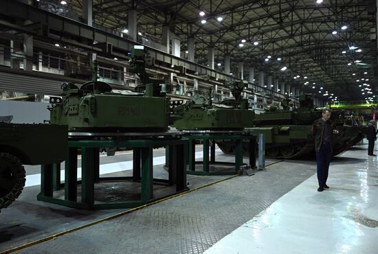 Производство танков на "Уралвагонзаводе"
