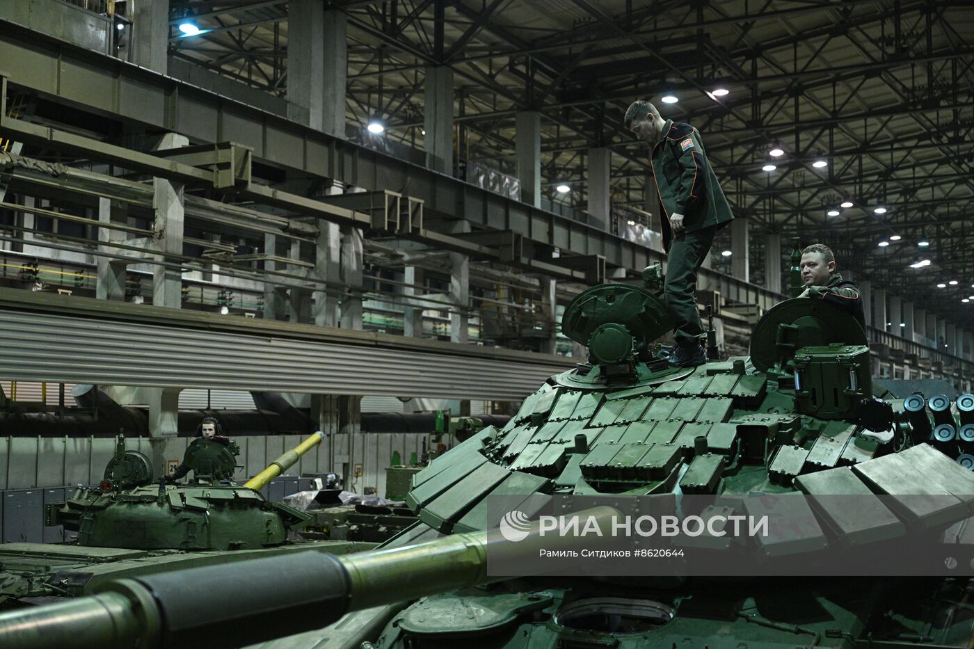 Производство танков на "Уралвагонзаводе"