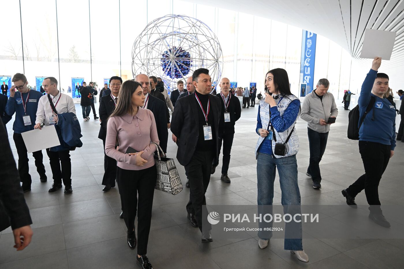 Выставка "Россия". Экскурсия для иностранных участников форума "За свободу наций!"