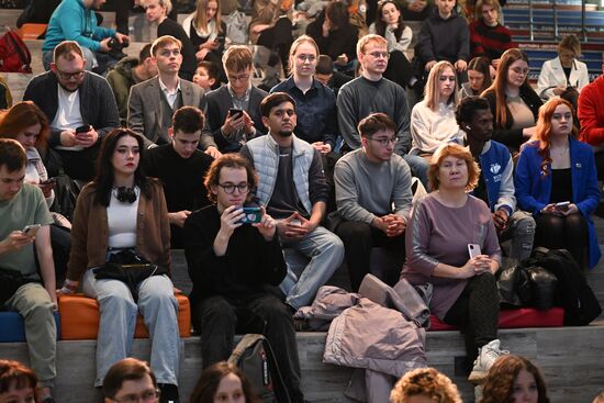 Выставка "Россия". Дискуссия "Наука – дело семейное"