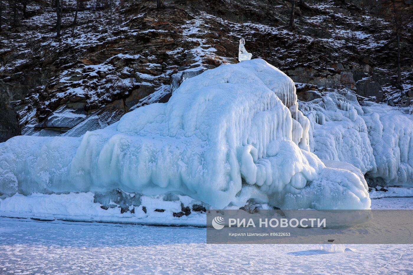 Международный фестиваль ледовых скульптур "Olkhon Ice Park"