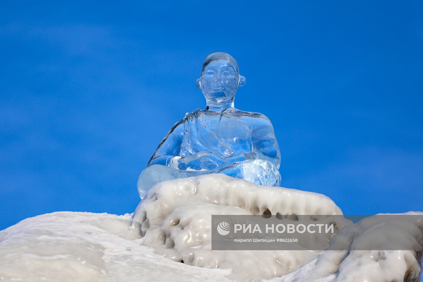 Международный фестиваль ледовых скульптур "Olkhon Ice Park"