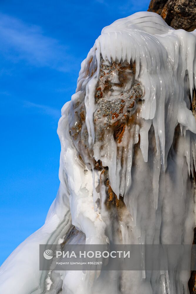 Международный фестиваль ледовых скульптур "Olkhon Ice Park"