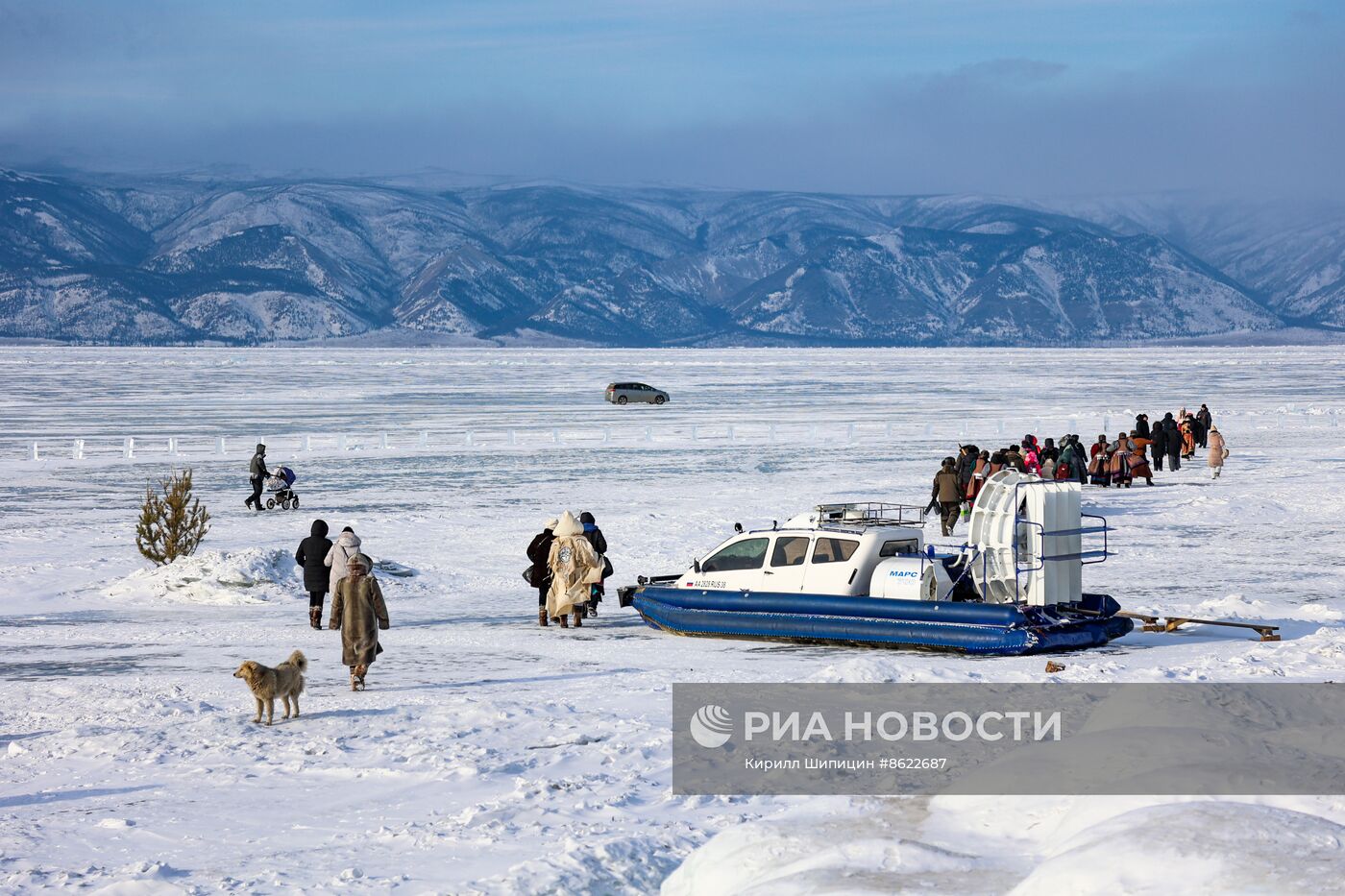 Международный фестиваль ледовых скульптур "Olkhon Ice Park"