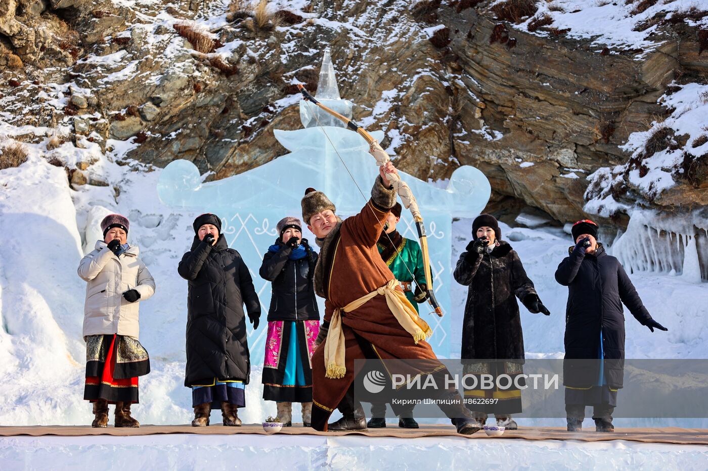 Международный фестиваль ледовых скульптур "Olkhon Ice Park"