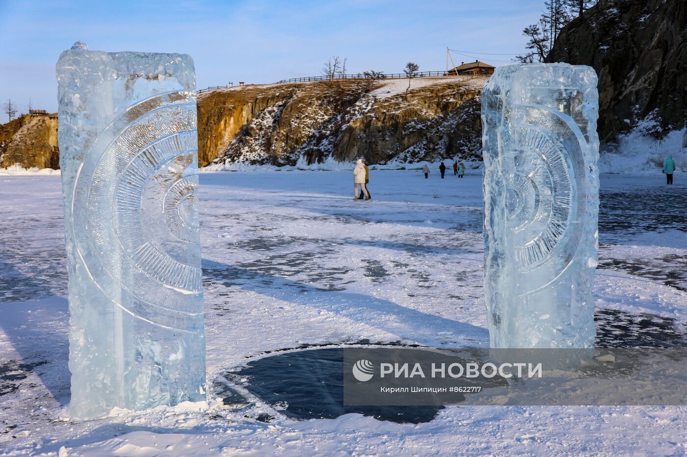 Международный фестиваль ледовых скульптур "Olkhon Ice Park"