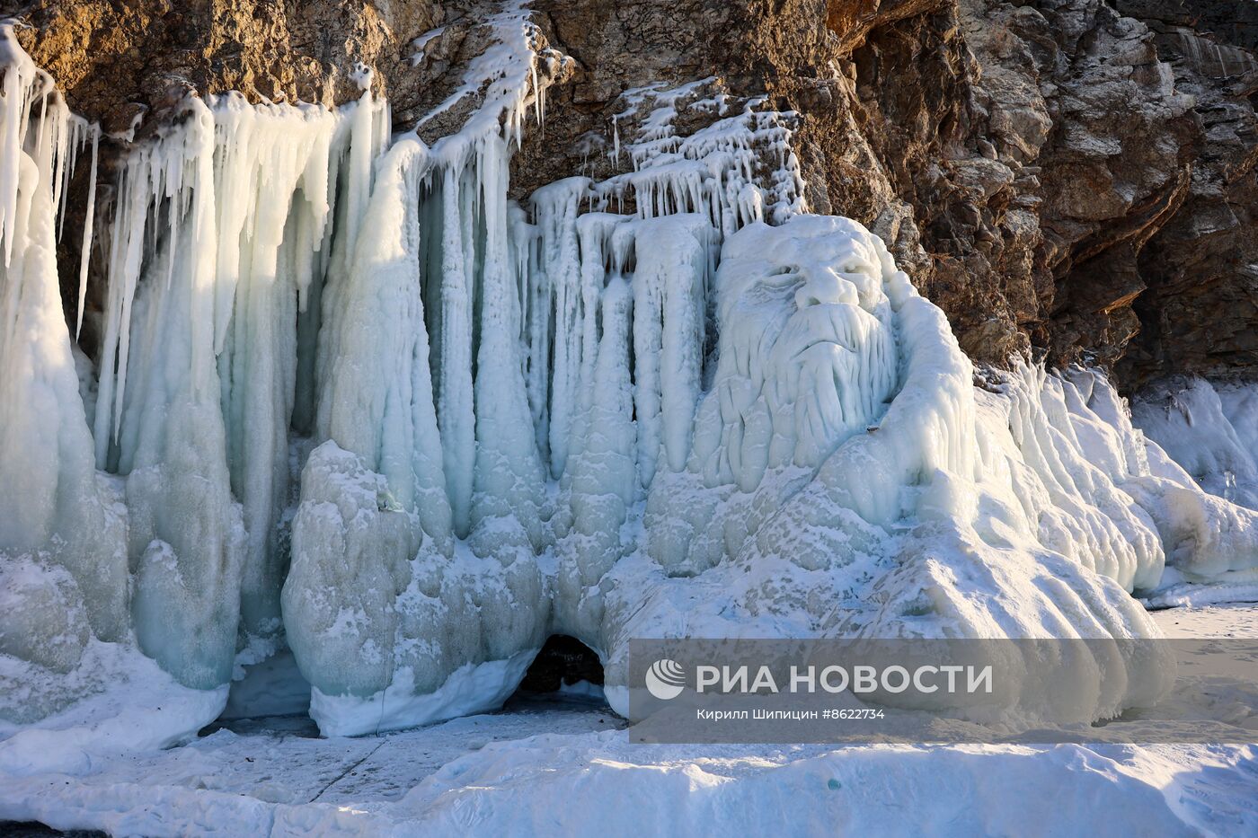 Международный фестиваль ледовых скульптур "Olkhon Ice Park"