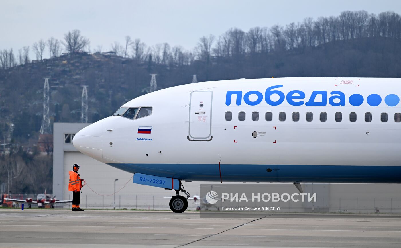 Первый рейс самолета авиакомпании "Победа" в новой ливрее