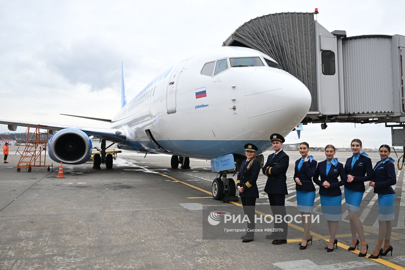 Первый рейс самолета авиакомпании "Победа" в новой ливрее