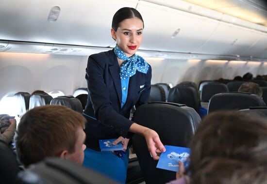 Первый рейс самолета авиакомпании "Победа" в новой ливрее 