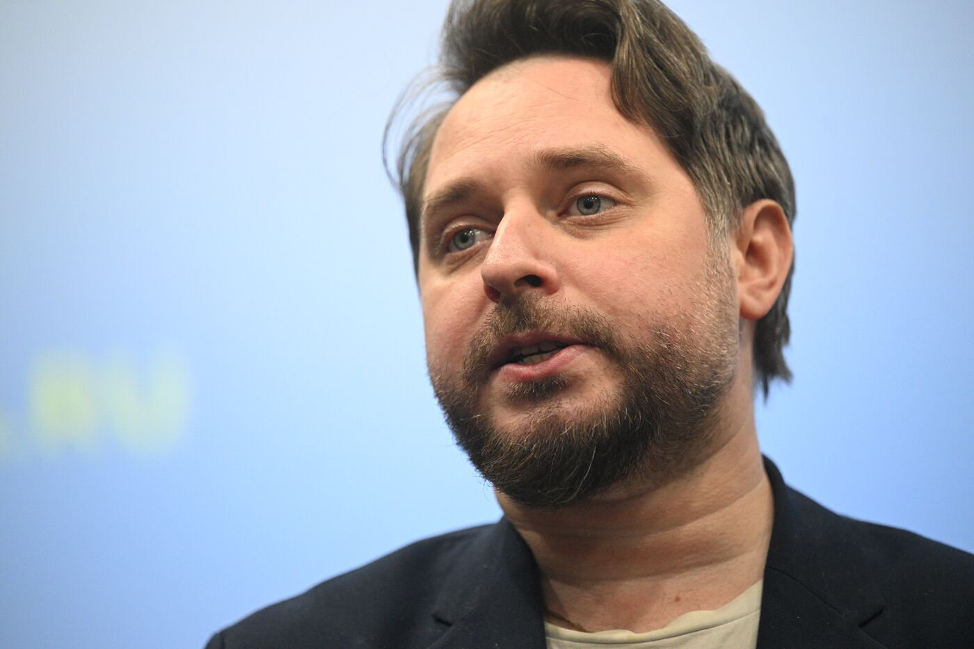 Выставка "Россия". Поэтический вечер "В России весна начинается с Крыма" в рамках "Филатов. Фест"