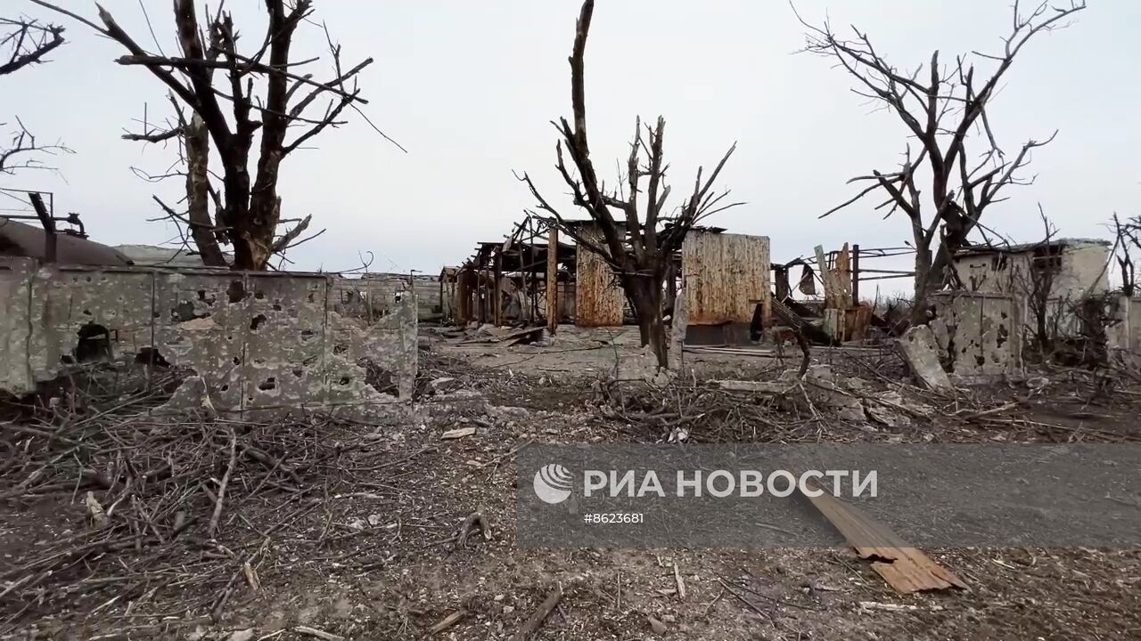 Разминирование дорог и зачистка жилого сектора в Авдеевке
