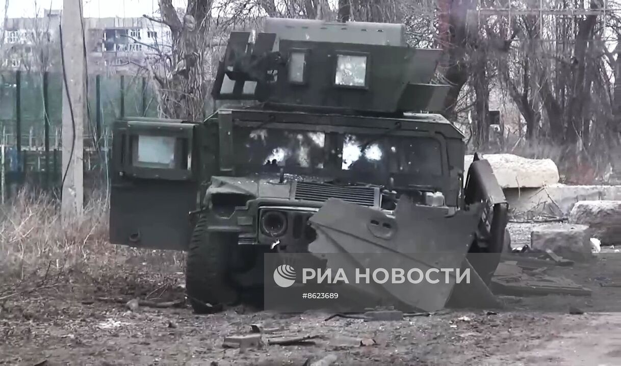 Разминирование дорог и зачистка жилого сектора в Авдеевке