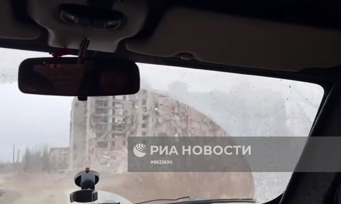 Разминирование дорог и зачистка жилого сектора в Авдеевке