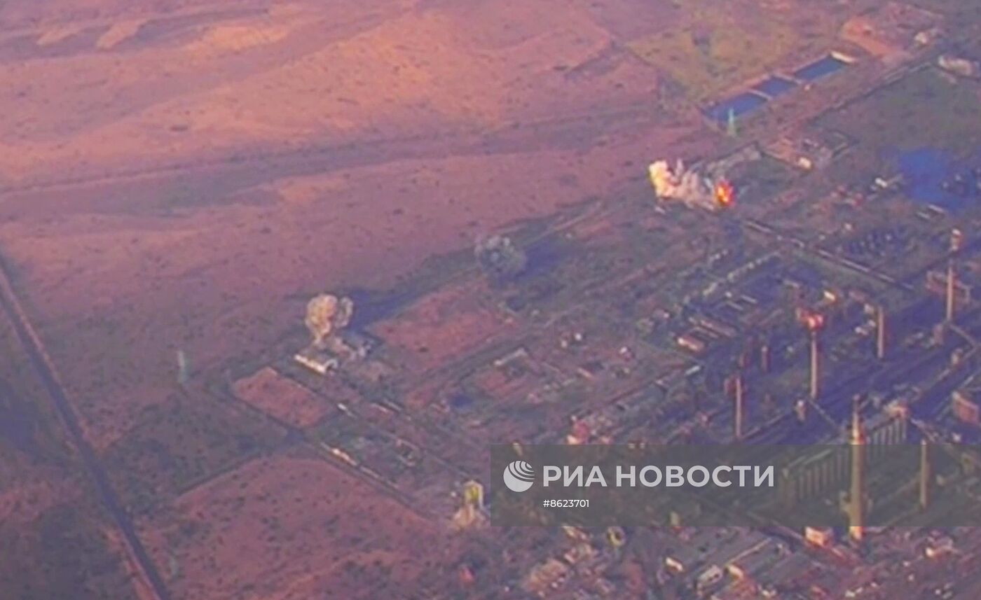 Российские войска полностью освободили коксохимический завод в Авдеевке