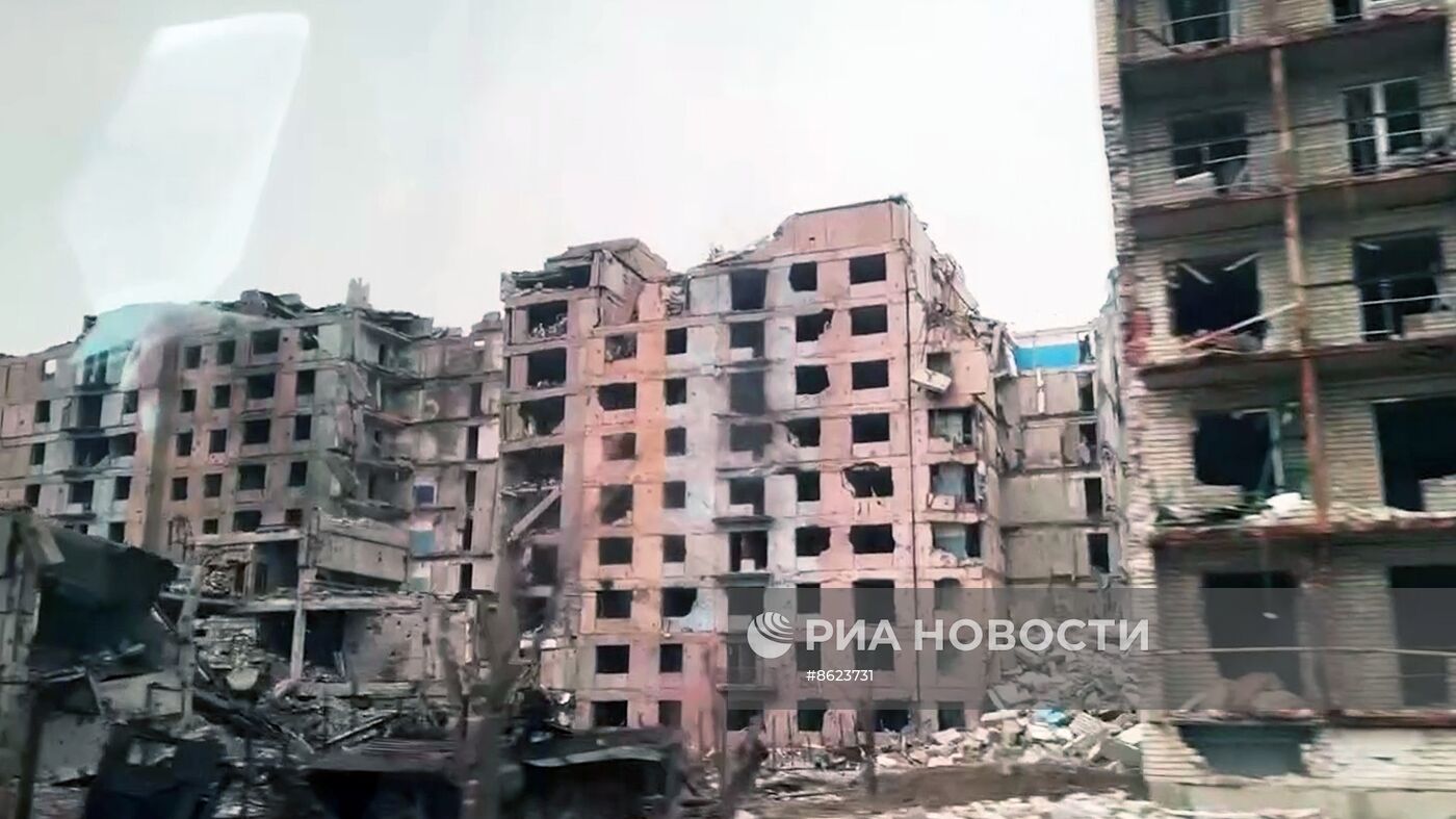 Разминирование дорог и зачистка жилого сектора в Авдеевке
