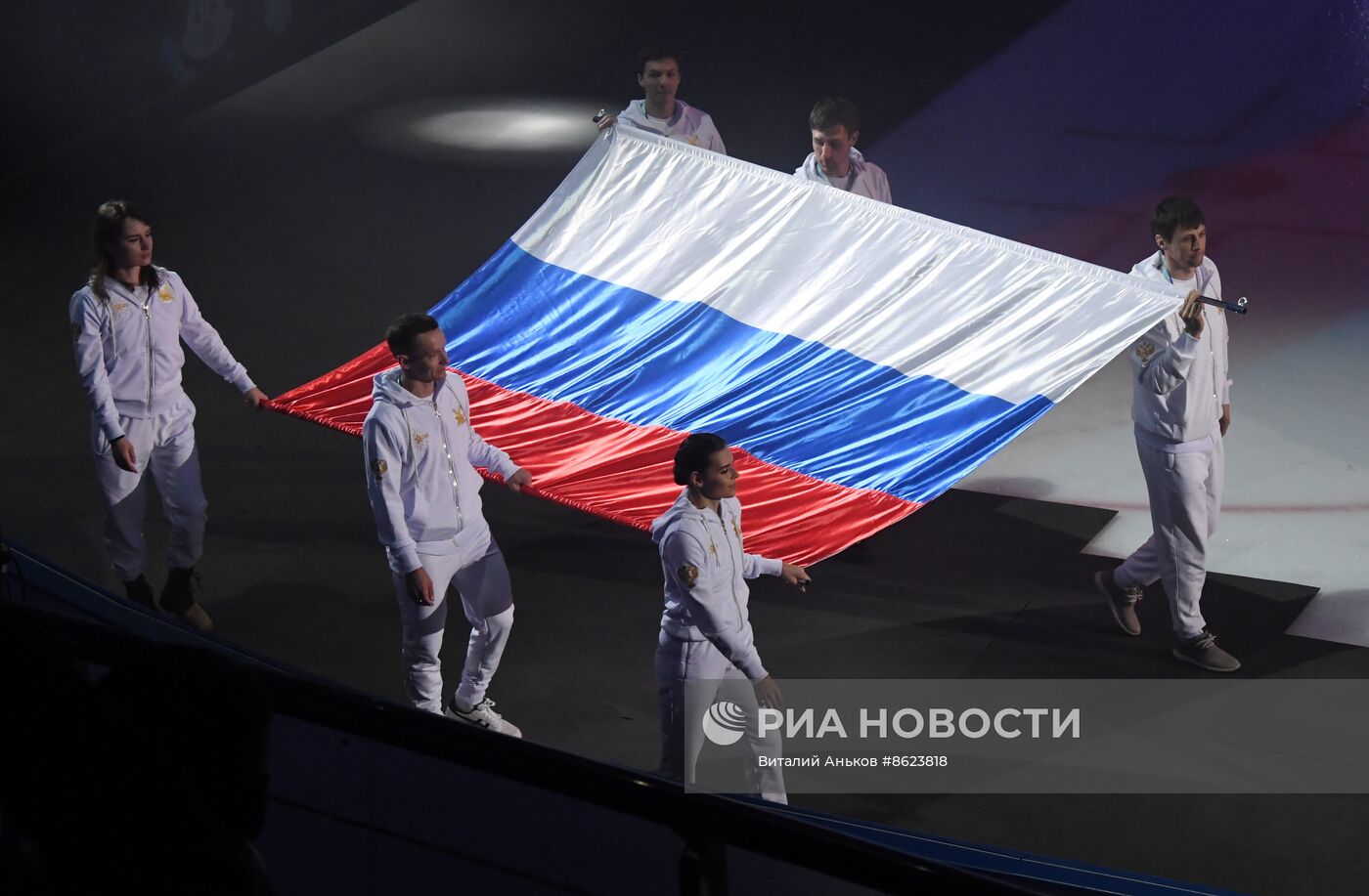 Шоу "Навстречу свету" во Владивостоке